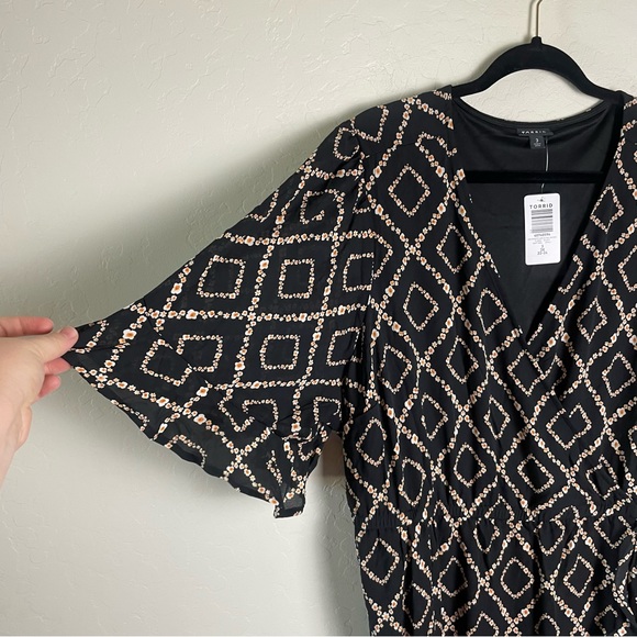 Torrid Black Floral Geometric Maxi Georgette Surplice Hi-Low Dress 3X NWT - Picture 5 of 16